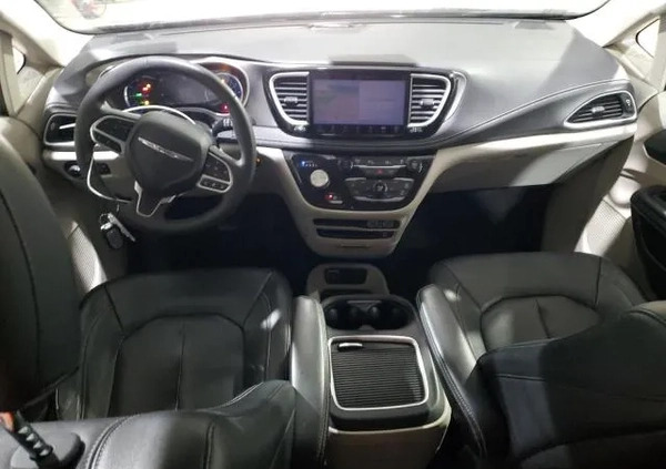 Chrysler Pacifica cena 69000 przebieg: 52000, rok produkcji 2021 z Świdnica małe 56